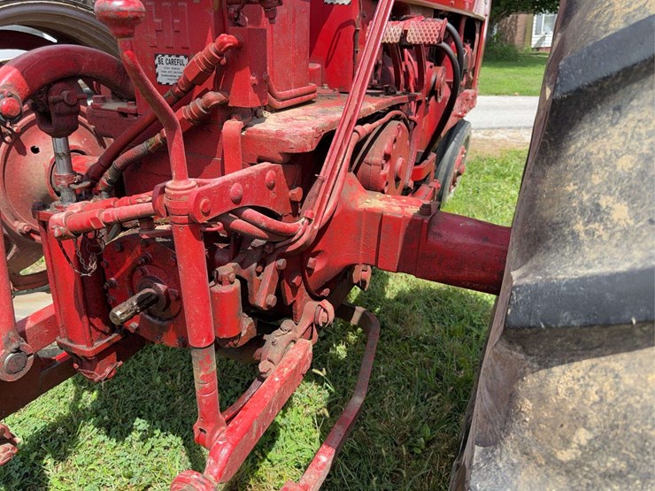 farmall-400-image-27