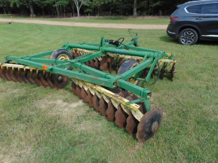 john-deere-12-image-3