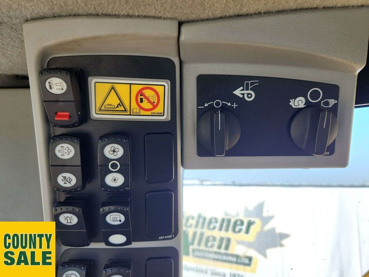 2020-caterpillar-150-awd-image-14