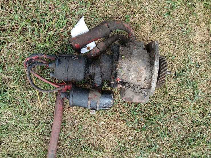 carburetor-and-hydraulic-pump-image-6