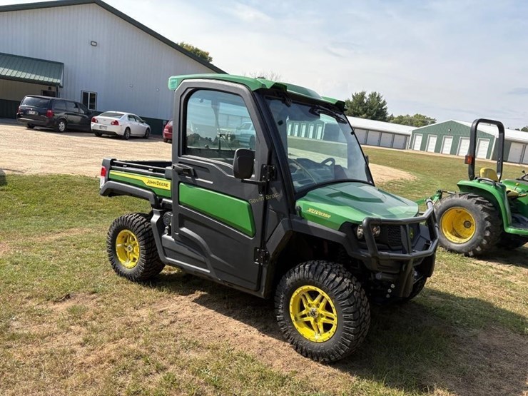 2023-john-deere-xuv-835r-image-3