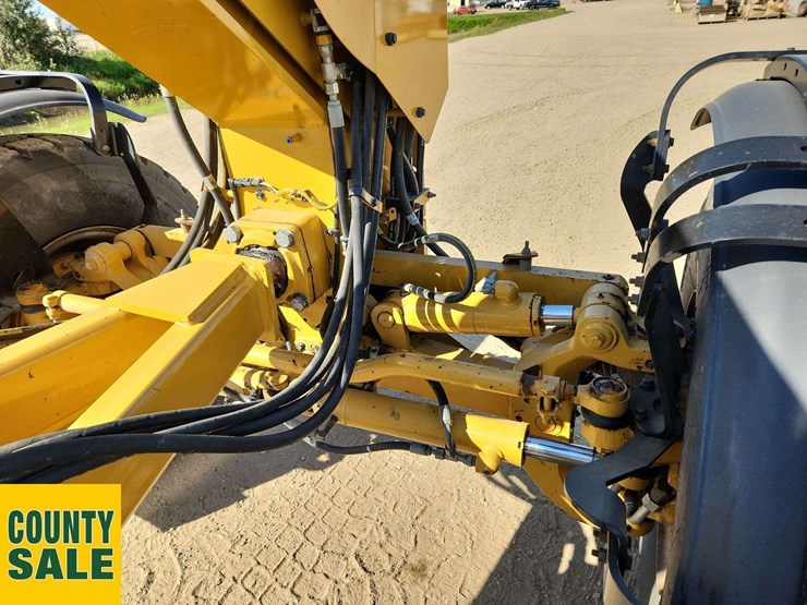 2020-caterpillar-150-awd-image-45