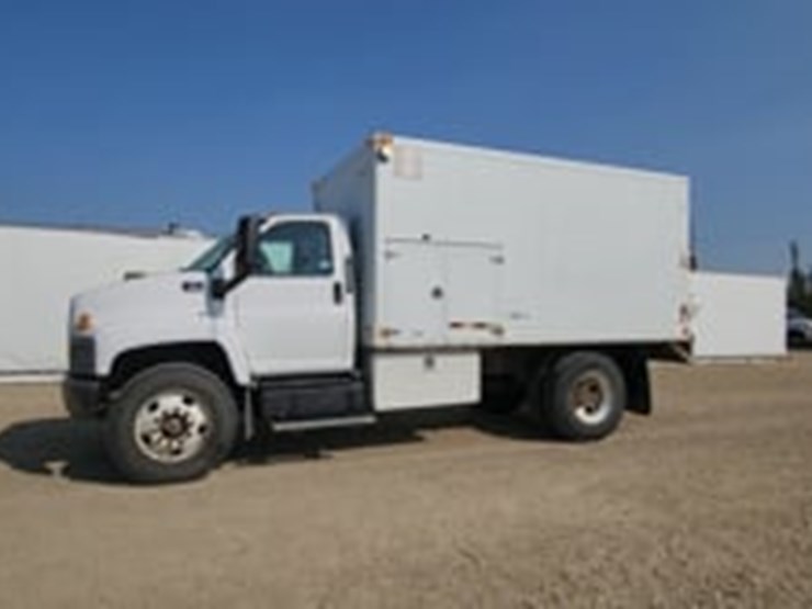 2005-gmc-topkick-c7500-image-5