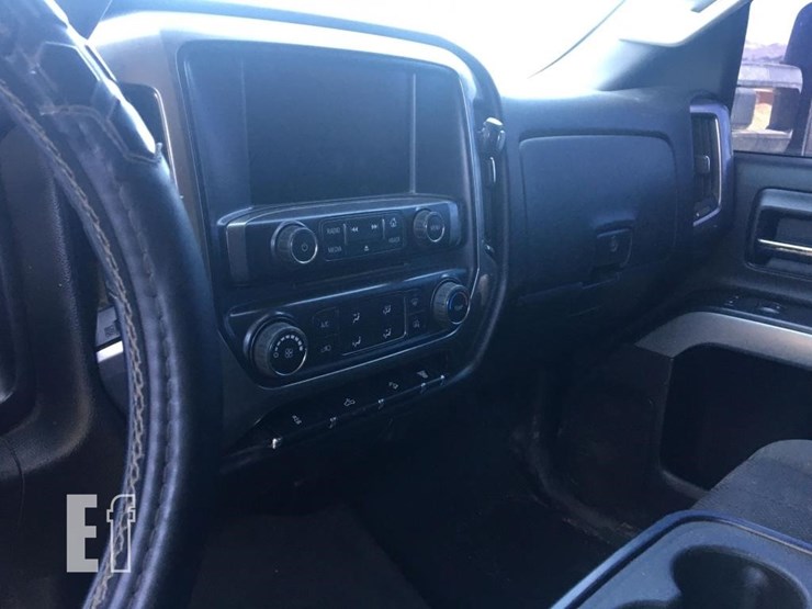 2016-chevrolet-silverado-image-6
