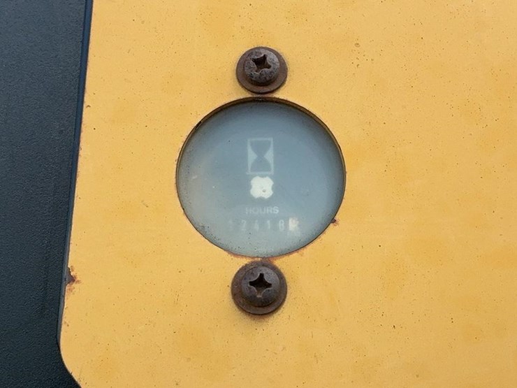 2002-deere-700h-image-6