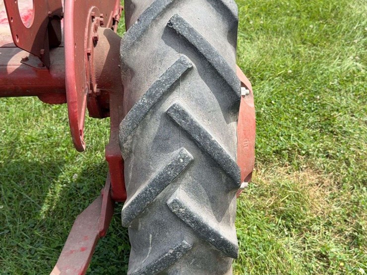 farmall-b-image-24