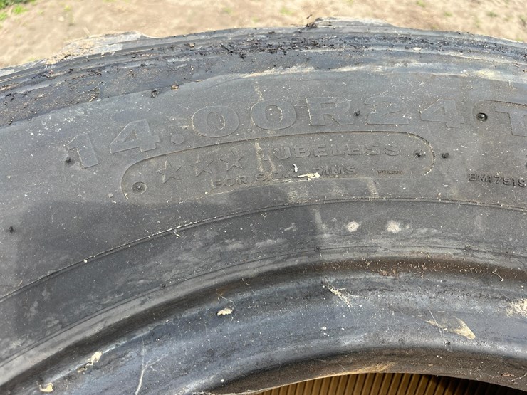 3-loader-tires-14.00r24-image-3