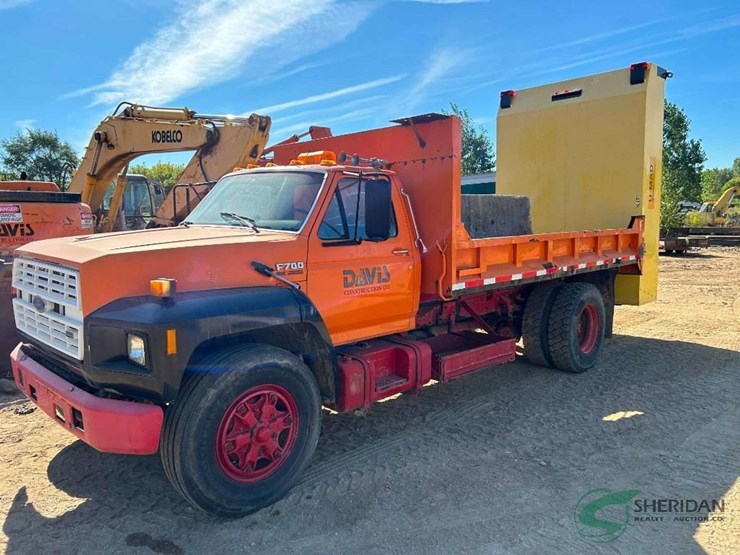 1991-ford-f700-image-1