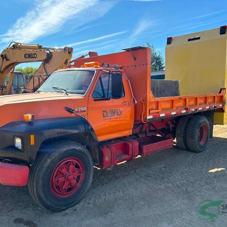 1991 FORD F700