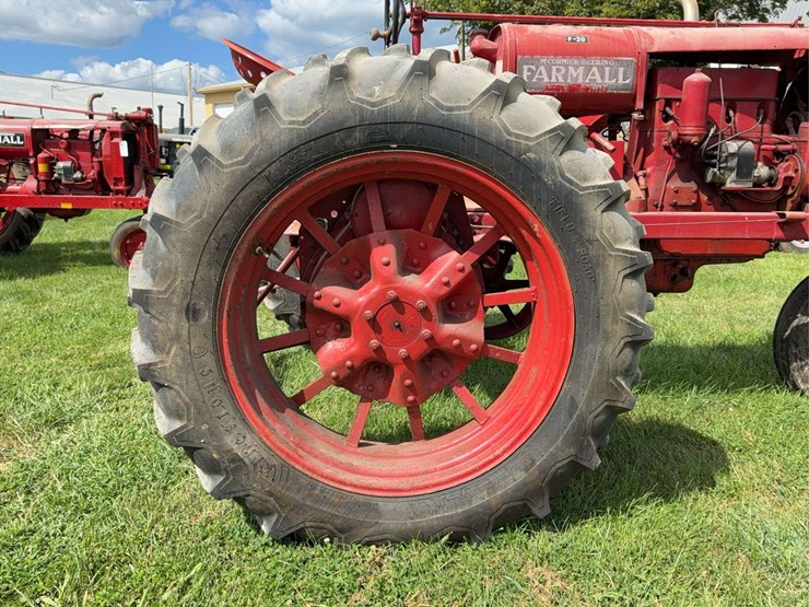 farmall-f-20-image-35