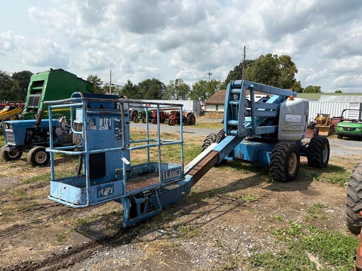 genie-2000-245/25-boom-lift-image-2