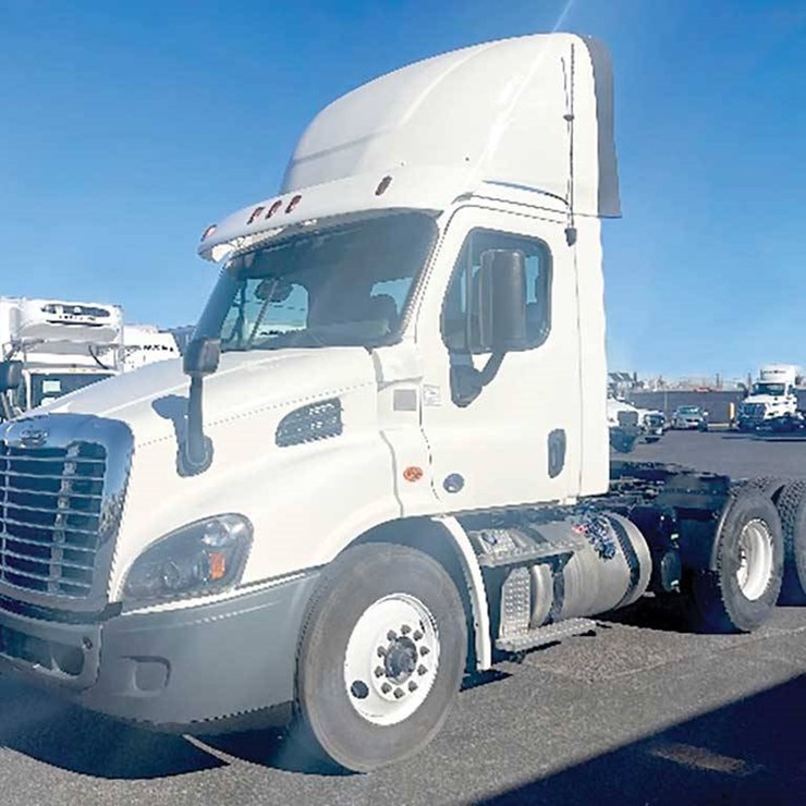 2017 FREIGHTLINER CASCADIA 113