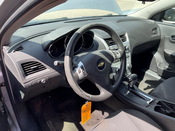 #8006-•-2009-chevy-malibu-car-(with-wi-title)-image-19