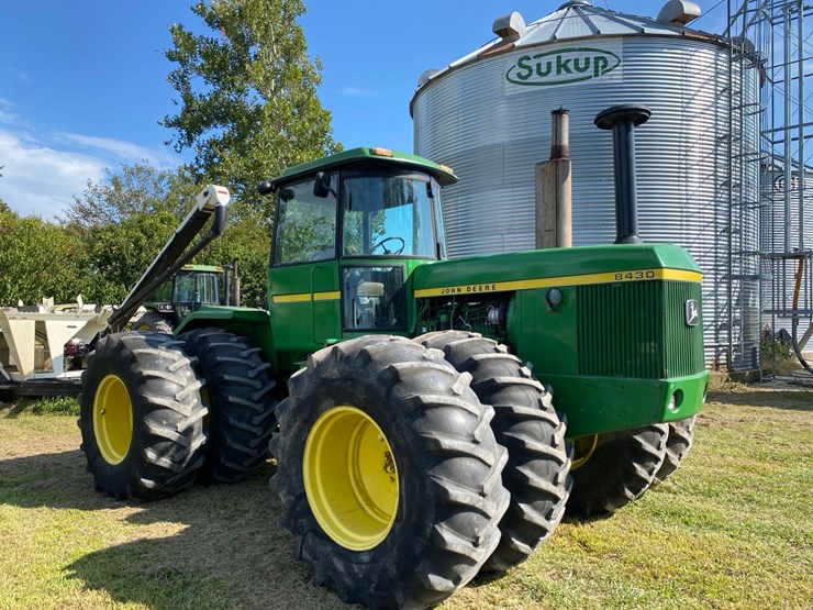 john-deere-8430-image-3