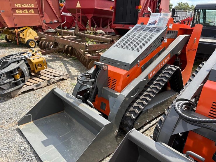 hrc700-mini-skid-steer-image-2