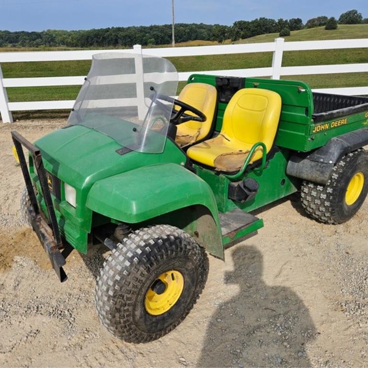 JOHN DEERE GATOR
