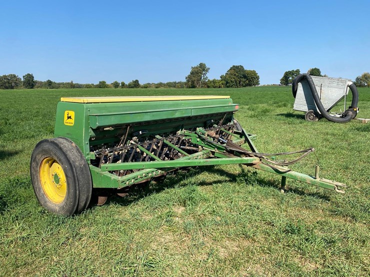 john-deere-8200-image-1
