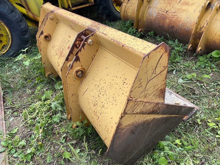 #1143-•-front-loader-bucket-attachment-image-5