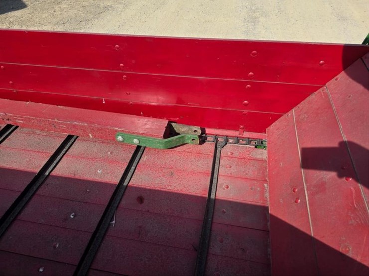 2011-john-deere-g-image-11