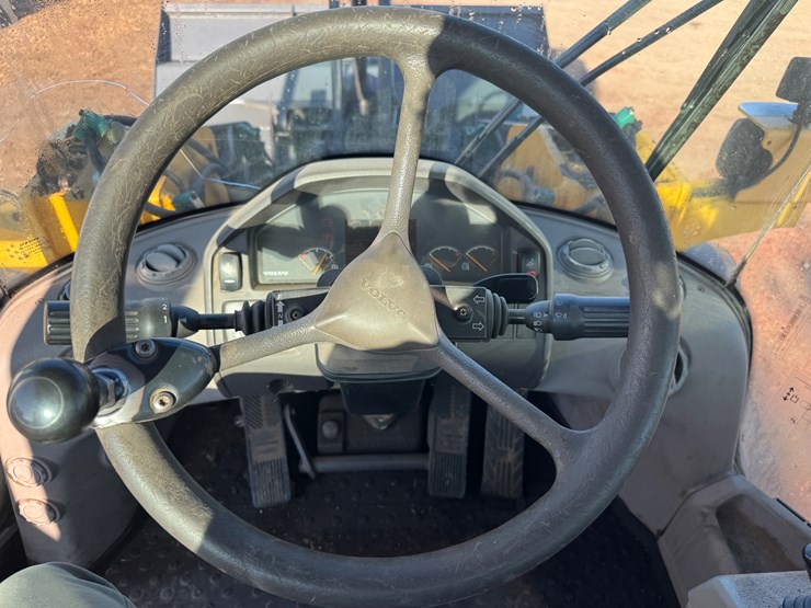 volvo-l90f-image-32