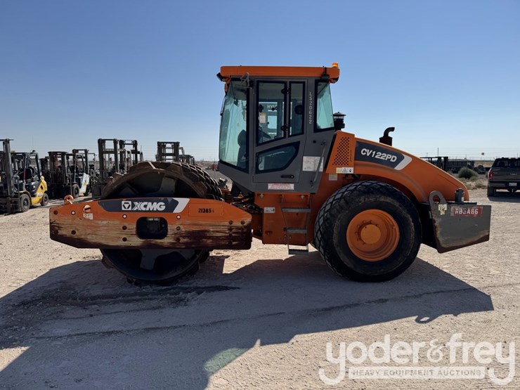 2018-xcmg-cv122pd-image-7