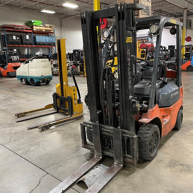 #8017 • Toyota LP Powered Forklift