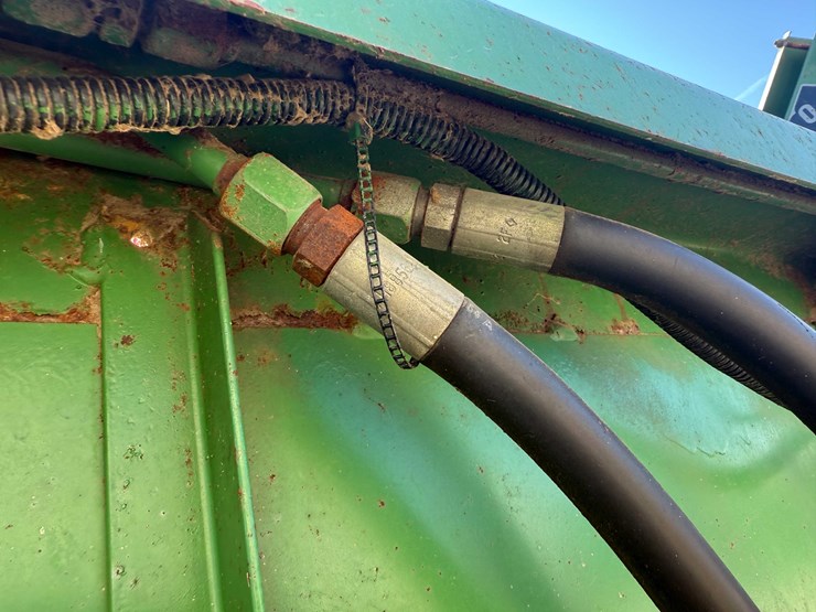 john-deere-216-image-22
