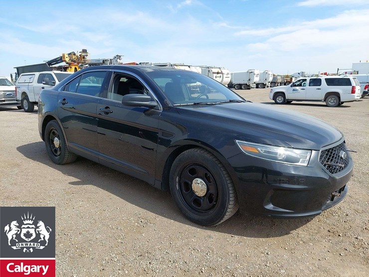 2015-ford-taurus-awd-4dr-sedan-image-2
