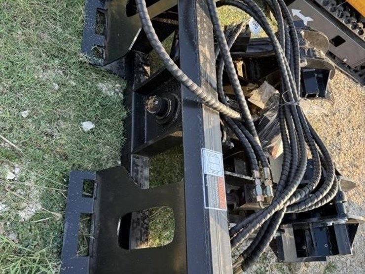 skid-steer-rotating-pole-grapple-/-clamp.(new)-image-2