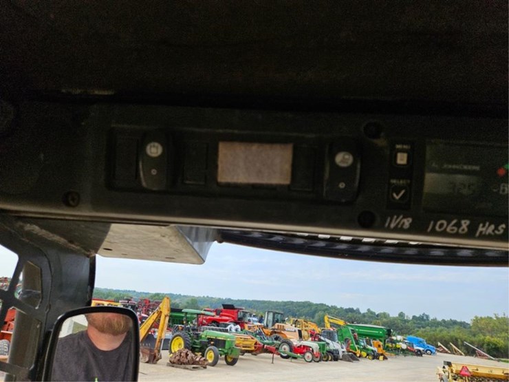 john-deere-325-image-19