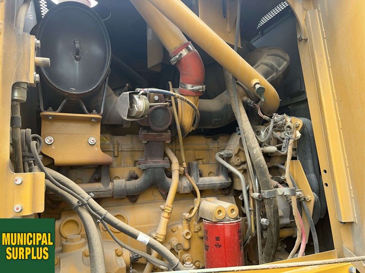 2011-caterpillar-160m-image-19