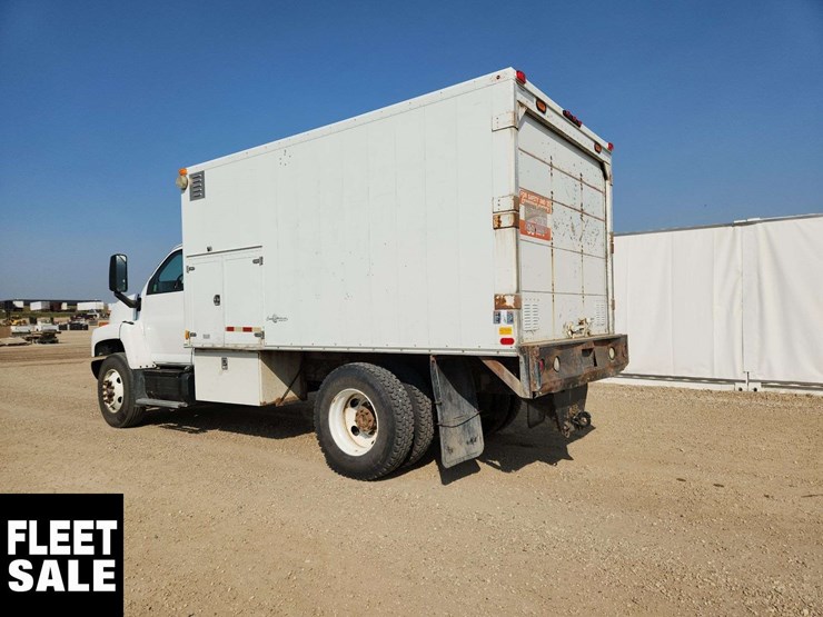 2005-gmc-topkick-c7500-image-3