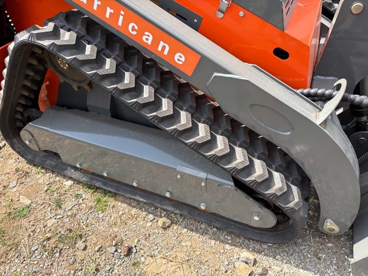 hrc700-mini-skid-steer-image-5