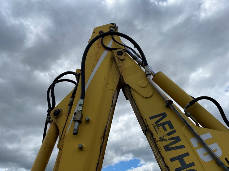 new-holland-lb75b-image-24