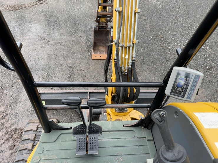 2016-caterpillar-304e2-cr-image-31
