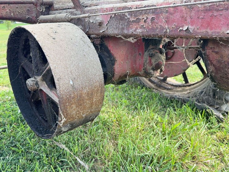 farmall-f-20-image-40