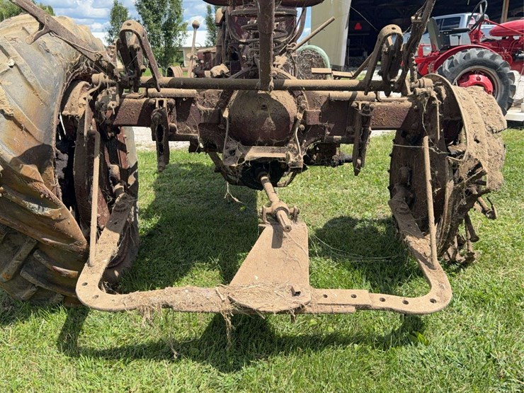 farmall-f-20-image-26