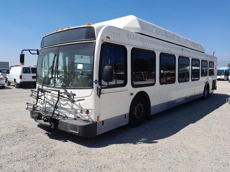 lot#---new-flyer-c40lfr-transit-bus-image-2