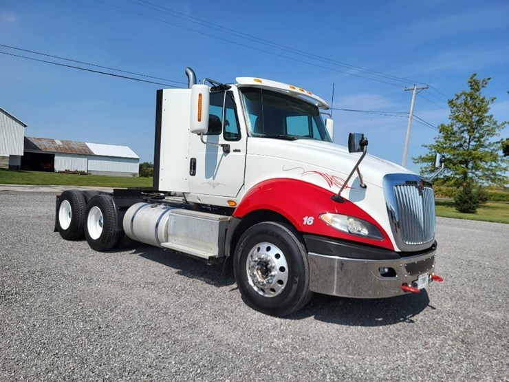2016-international-prostar-image-1