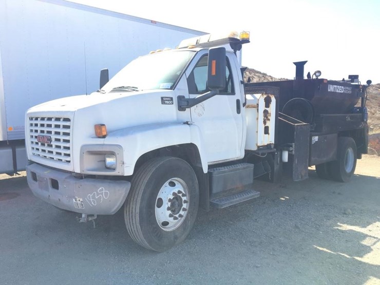 2007-gmc-topkick-c7500-image-1