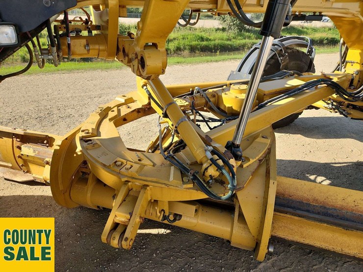 2020-caterpillar-150-awd-image-41