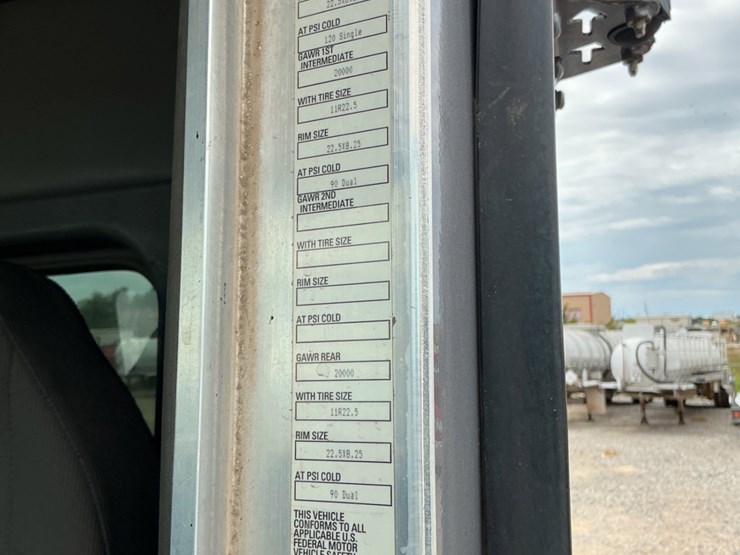 2018-kenworth-t800-image-3