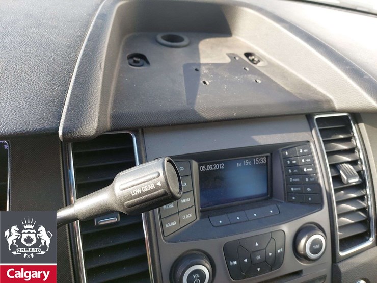 2014-ford-taurus-awd-4dr-sedan-image-6