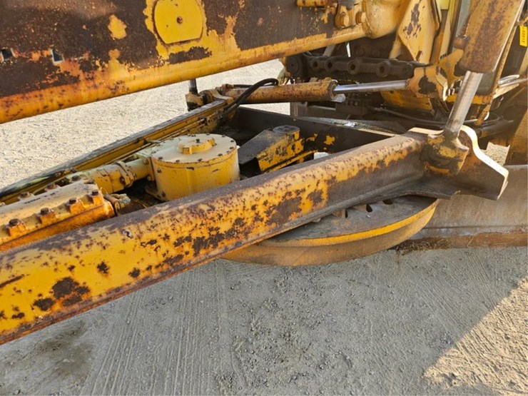 2012-deere-770a-image-14