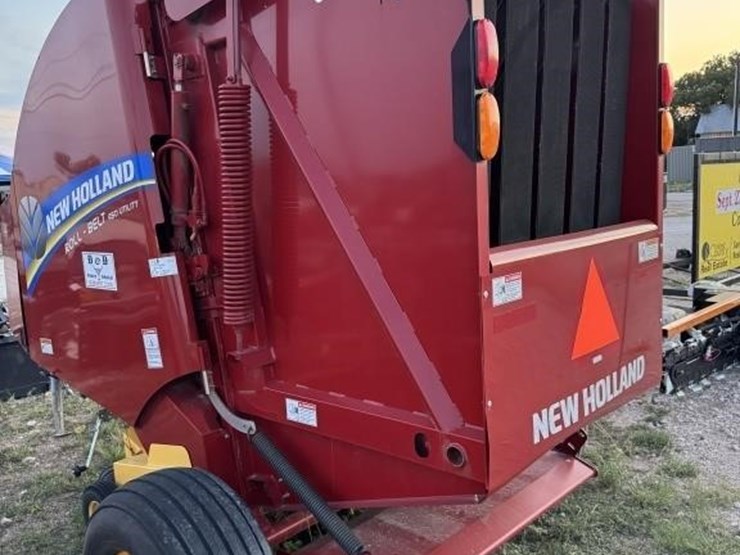 2021-new-holland-rb450u-image-5