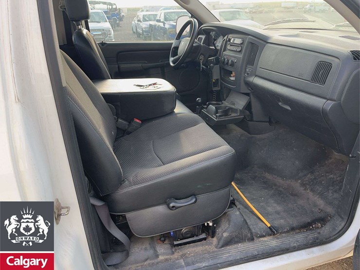 2005-dodge-ram-2500-image-13
