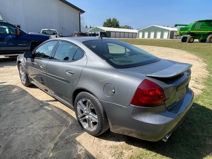 2007-pontiac-grand-prix-car-image-7