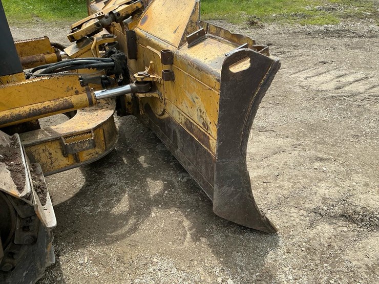 2002-deere-700h-image-16