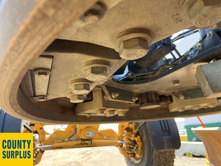 2019-deere-872gp-image-16