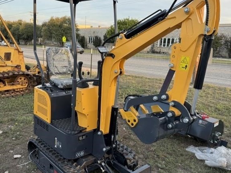 land-hero,-ldh-kn16,-mini-excavator,-gas-engine,-image-3